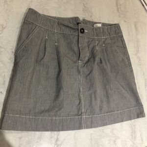 H&M dark blue / white pinstripes mini skirt.  Super cute!  EUC!